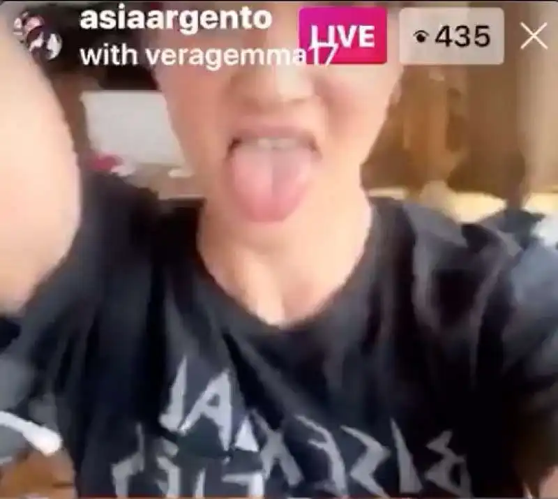 il video di asia argento e vera gemma  5