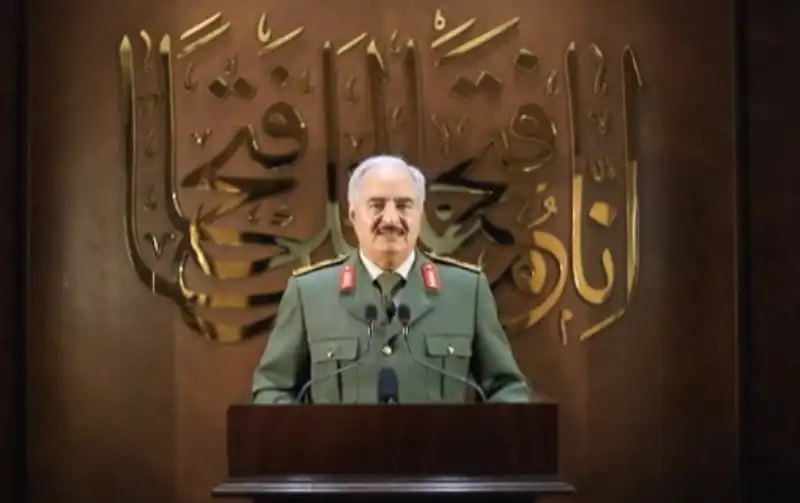 KHALIFA HAFTAR SI AUTOPROCLAMA LEADER DELLA LIBIA 1