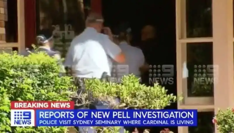 LA POLIZIA FA VISITA A GEORGE PELL