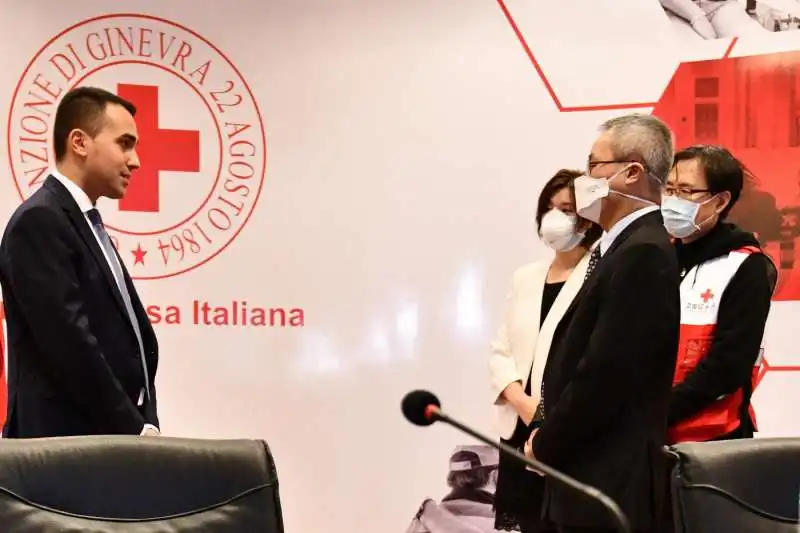 LUIGI DI MAIO E I MEDICI CINESI