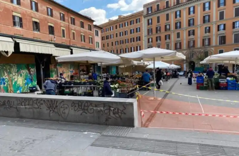 mercato piazza san cosimato