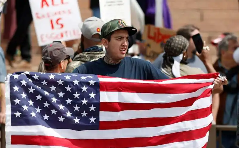 proteste contro il lockdown in colorado 10