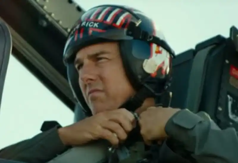  TOP GUN: MAVERICK TOM CRUISE