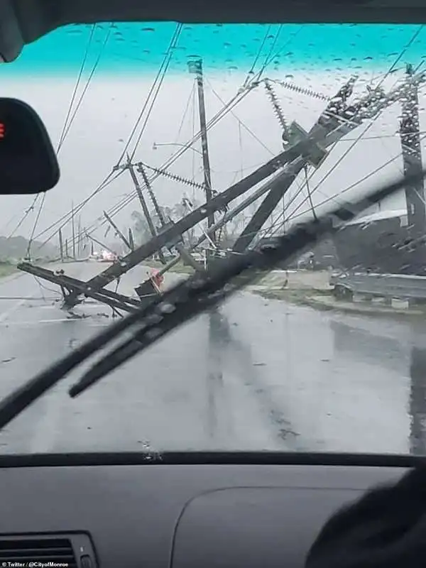 tornado in mississippi  10