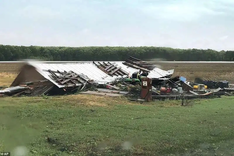 tornado in mississippi  26