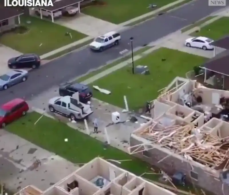 tornado in mississippi  32