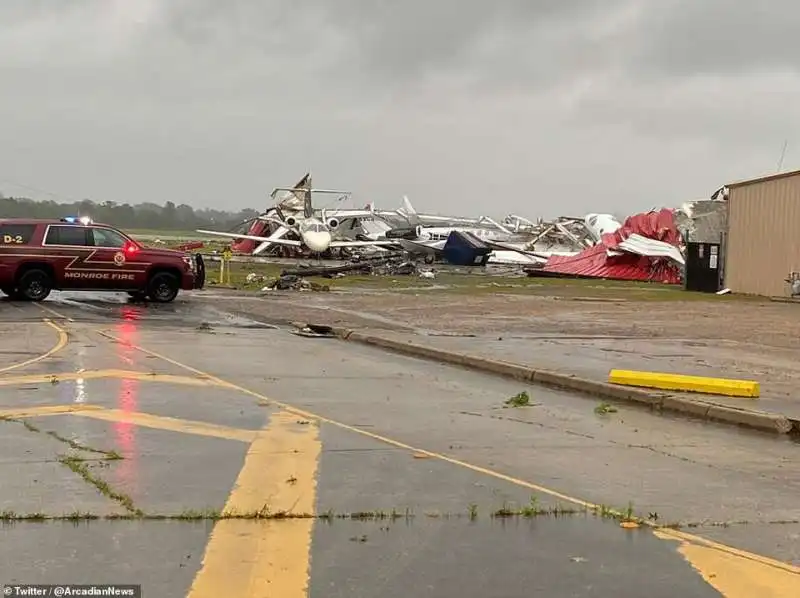 tornado in mississippi  6