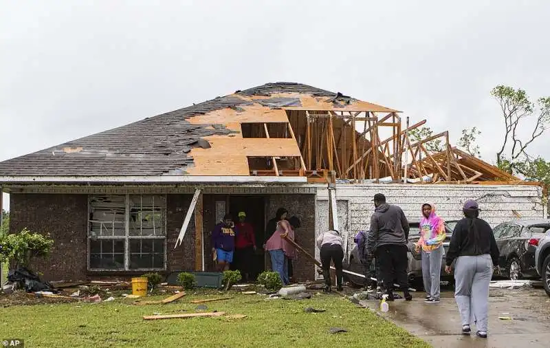 tornado in mississippi  7