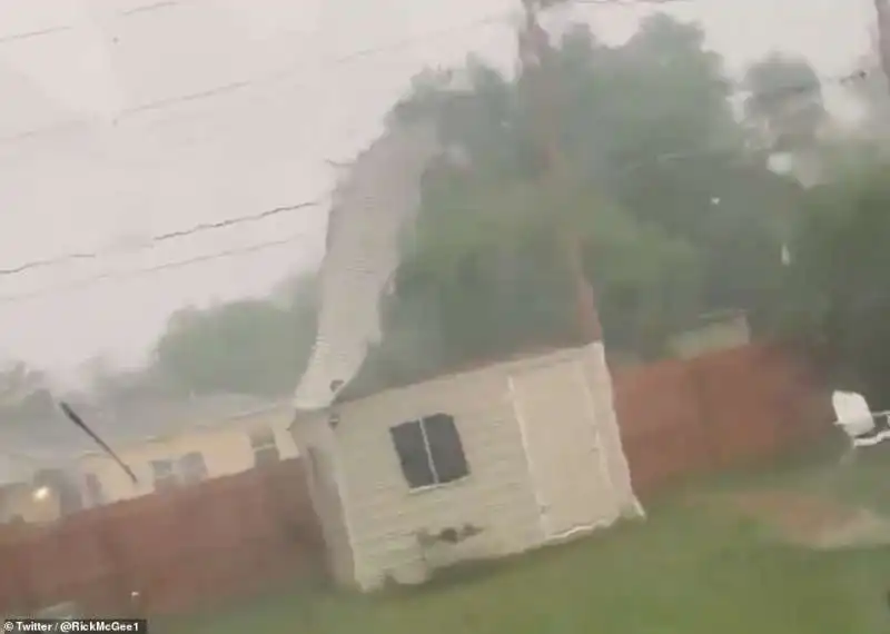 tornado in mississippi  8