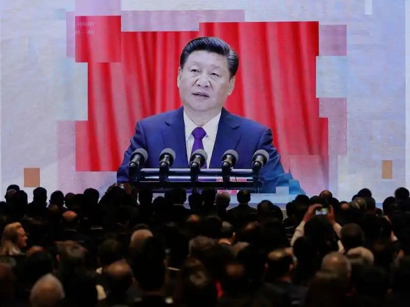 XI JINPING SULLO SCHERMO