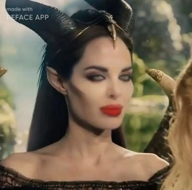 alba parietti in versione maleficent