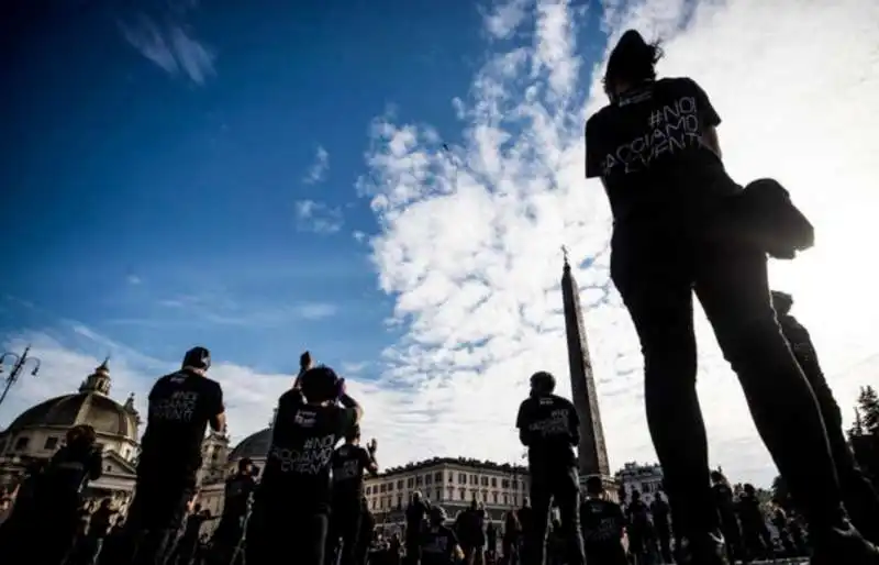 bauli in piazza del popolo a roma 6