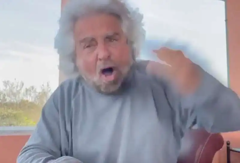 BEPPE GRILLO NEL VIDEO A DIFESA DEL FIGLIO CIRO