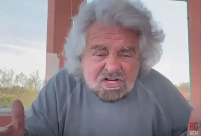 BEPPE GRILLO NEL VIDEO A DIFESA DEL FIGLIO CIRO