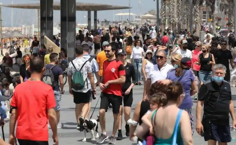 decade obbligo di mascherine all'aperto in israele 6