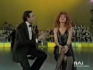 duetto pippo baudo milva al paradise 5