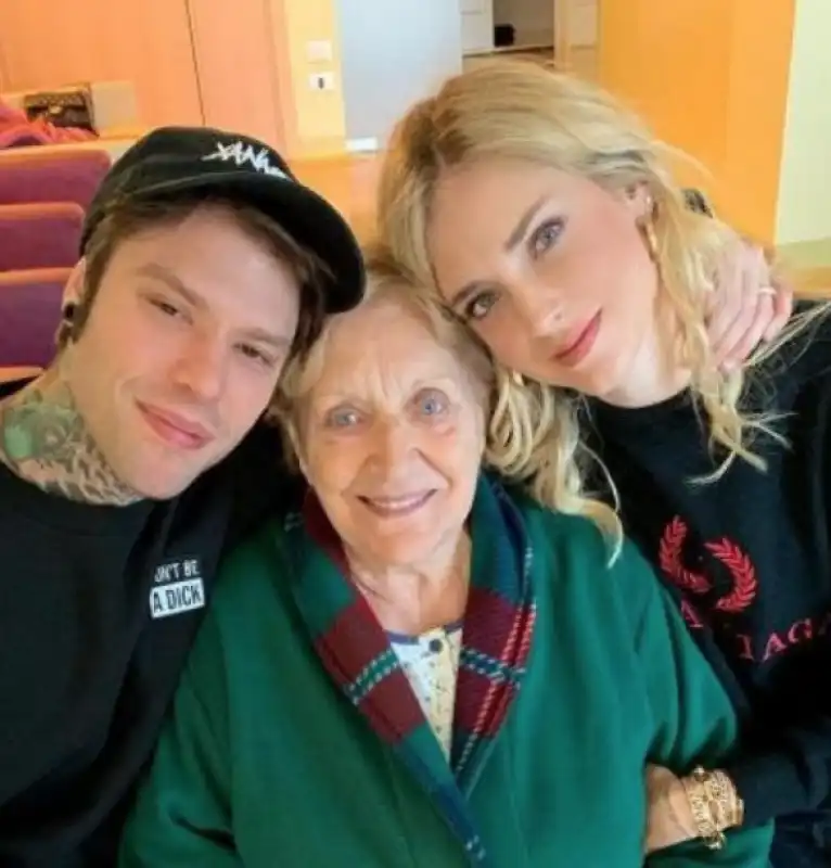  fedez con la nonna e chiara ferragni