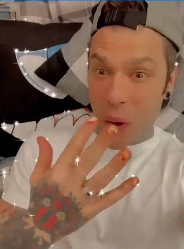 fedez linea smalti noon 7