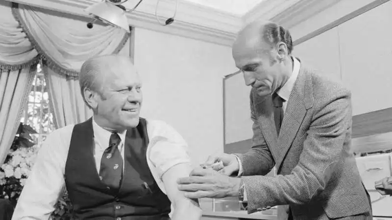 Gerald Ford si vaccina contro la suina