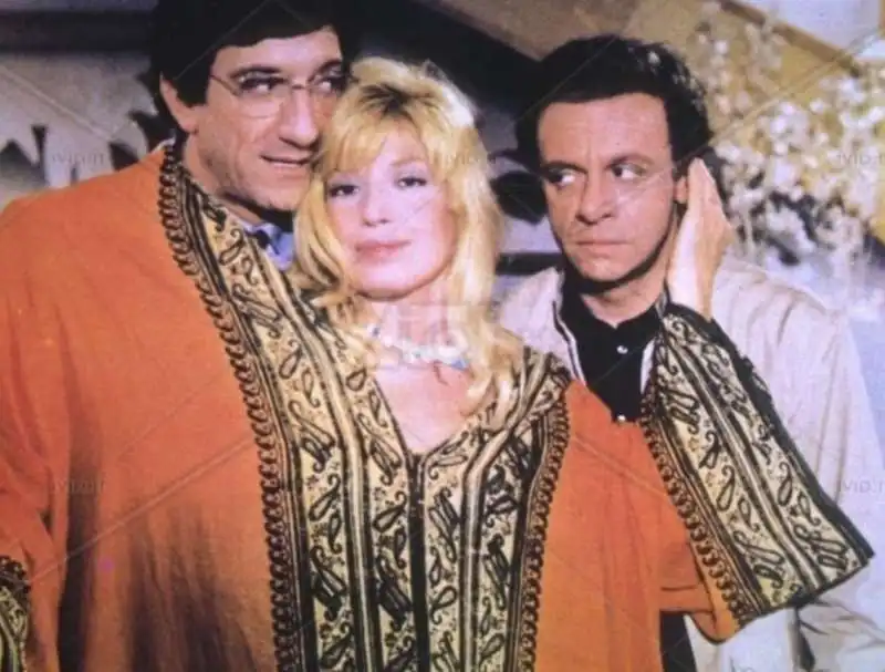 gigi proietti monica vitti  johnny dorelli   non ti conosco piu amore 