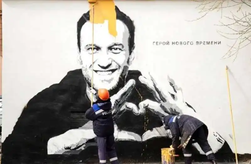 il murales dedicato ad alexi navalny cancellato a sanpietroburgo 3