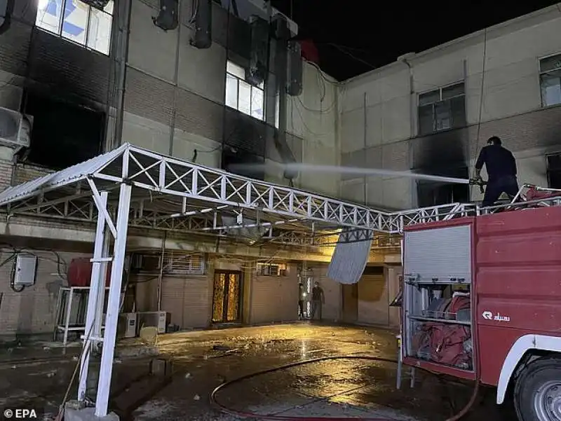 incendio in un ospedale di baghdad 8