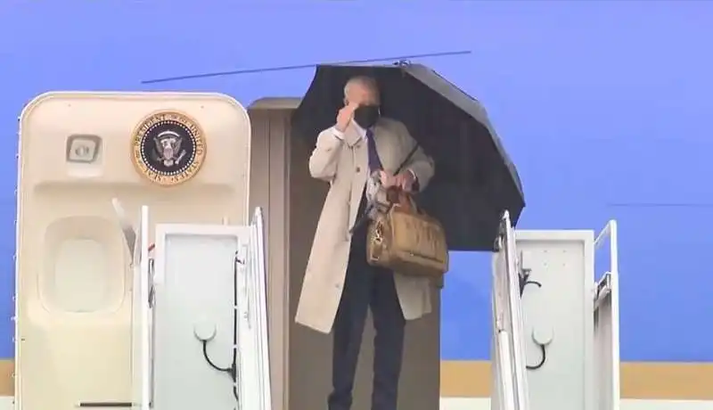 joe biden air force one 