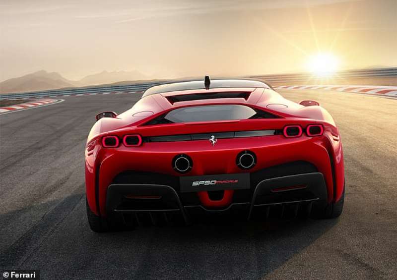 la ferrari ibrida sf90 stradale 2