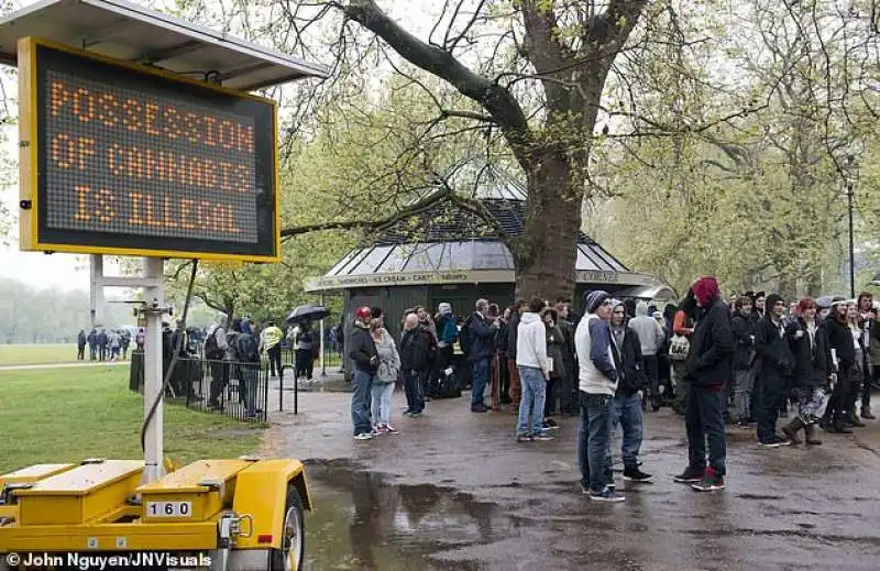 MANIFESTAZIONI LEGALIZZAZIONE CANNABIS 3