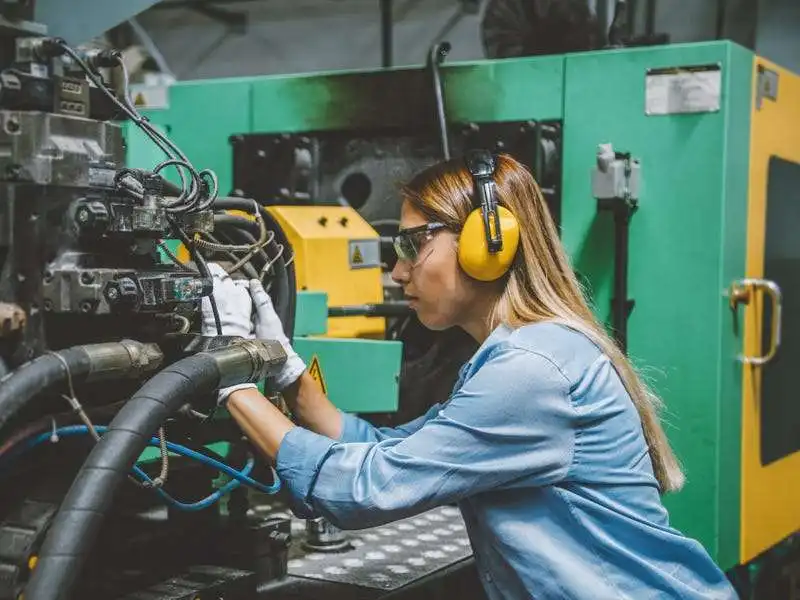 meccanici di macchinari industriali 