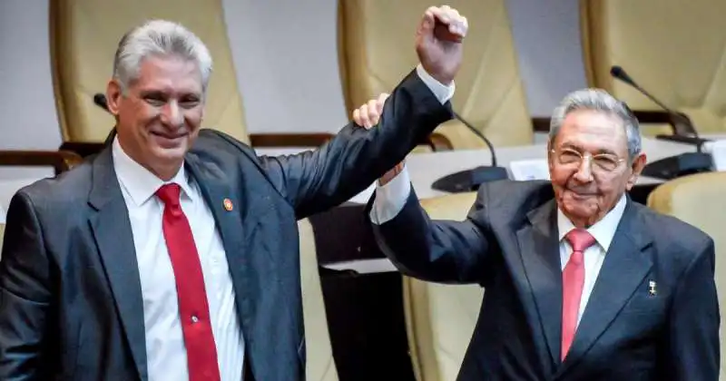 miguel diaz canel e raul castro