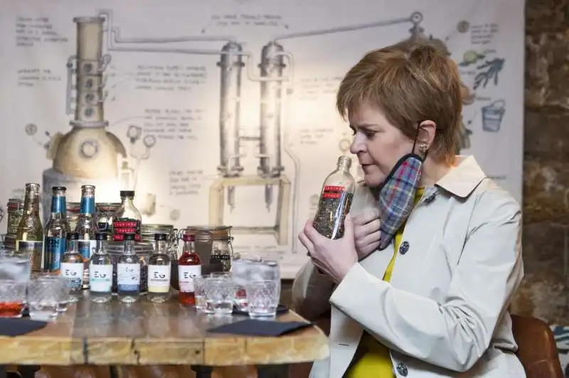 Nicola Sturgeon in campagna elettorale a Bruntsfield, Edimburgo