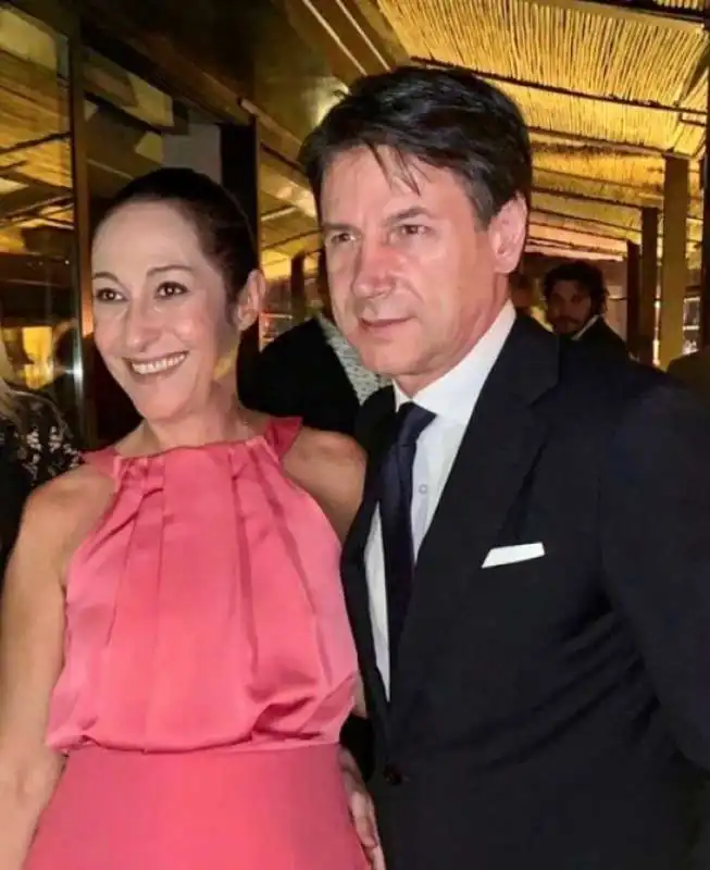 paola taverna giuseppe conte