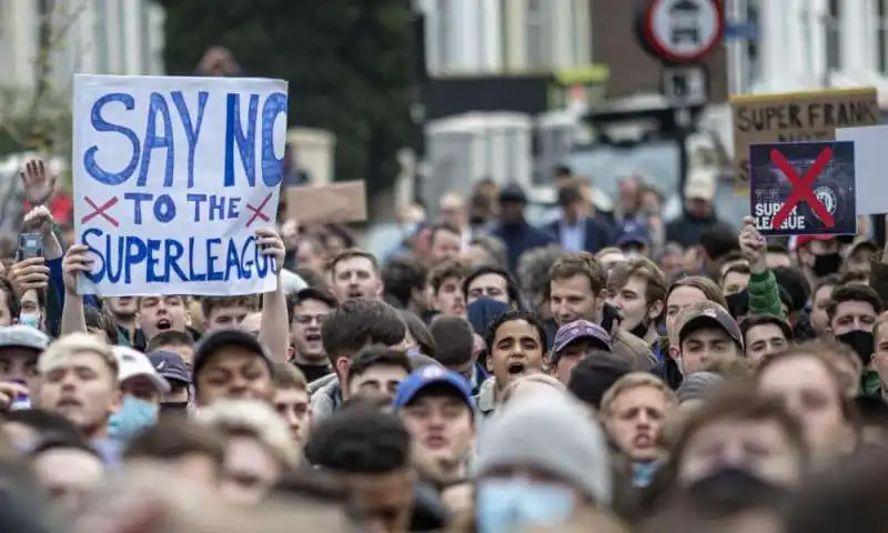 proteste tifosi chelsea 7