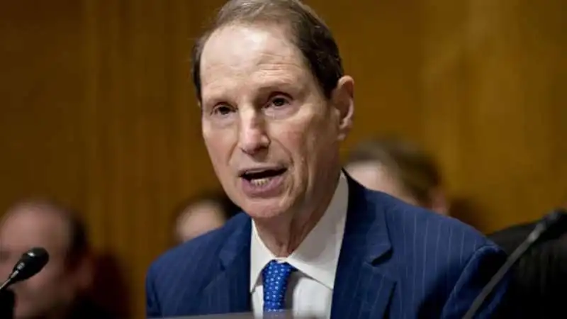  Ron Wyden