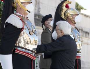 sergio mattarella all altare della patria