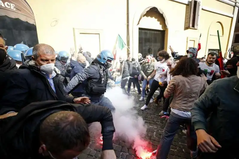 tensioni a montecitorio  alla protesta dei ristoratori e partite iva 1