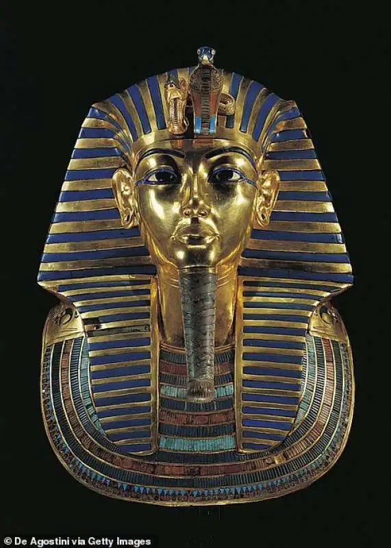 TUTANKHAMON