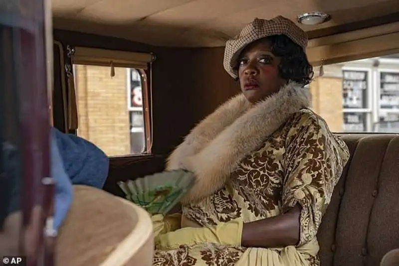 viola davis in ma rainey's black bottom