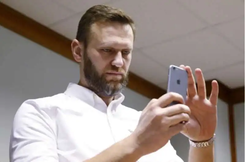 alexei navalny smart voting app