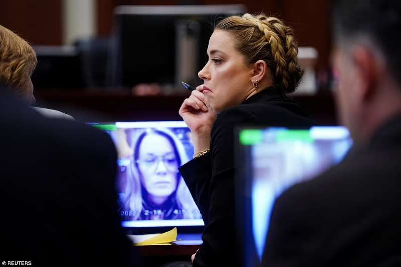 Amber Heard al processo in Virginia