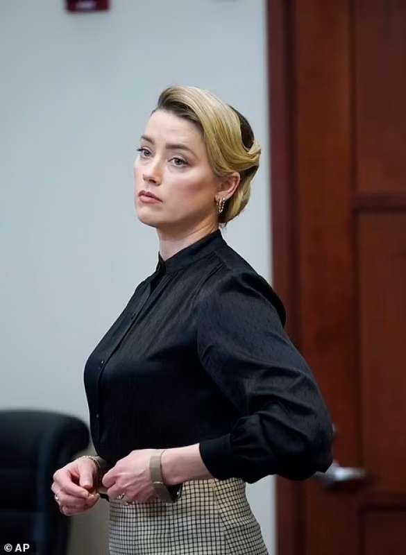 Amber Heard durante il processo in Virginia