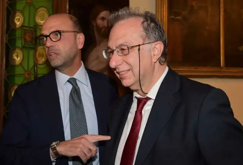 angelino alfano  enzo risso  foto di bacco