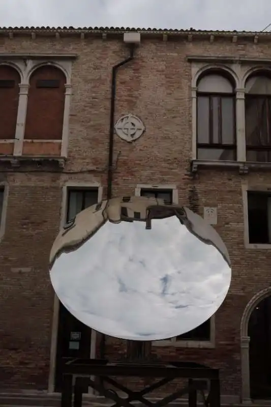 Anish Kapoor - Galleria Accademia 02