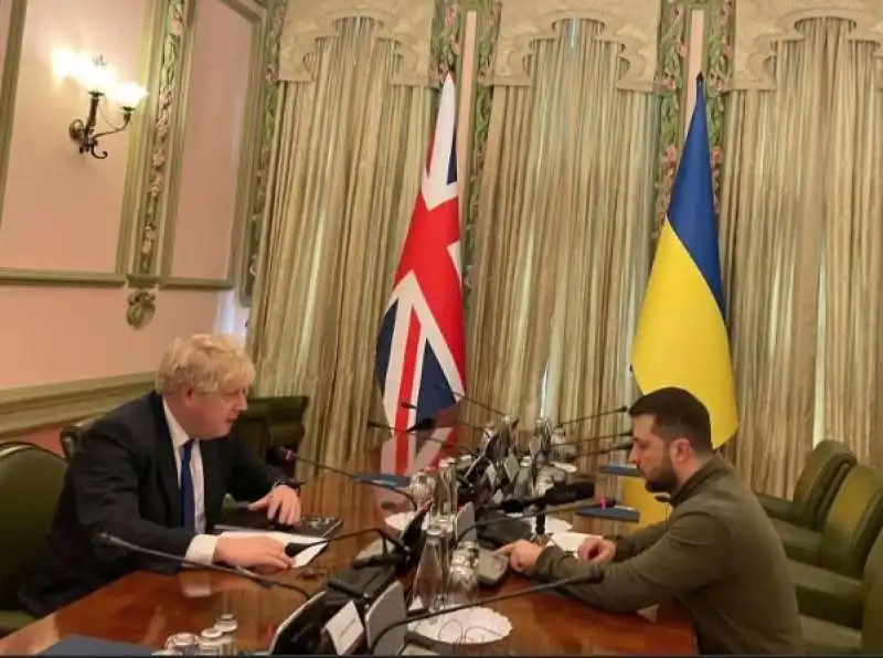 BORIS JOHNSON E ZELENSKY A KIEV