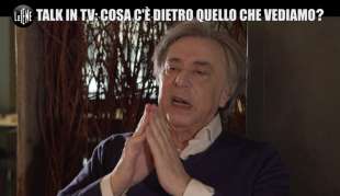 carlo freccero servizio delle iene sui talk show