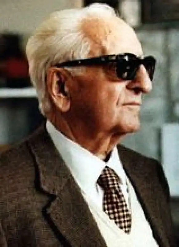 ENZO FERRARI 8