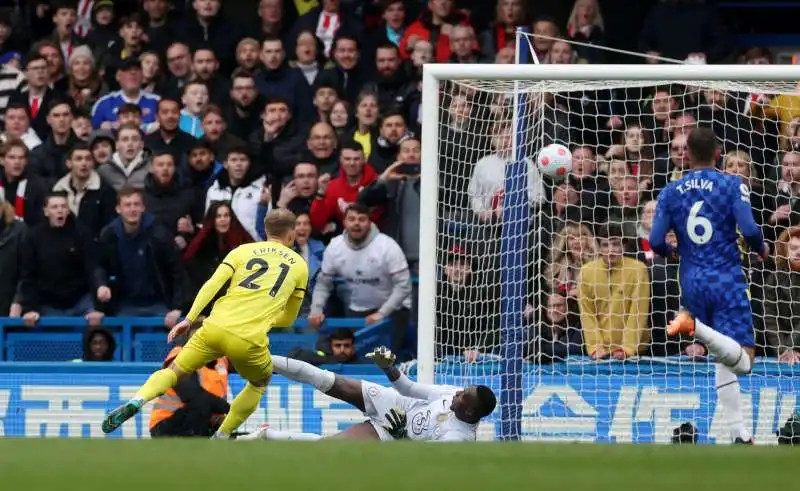 gol di eriksen contro il chelsea 