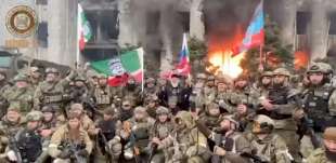 i ceceni festeggiano la liberazione di mariupol 4