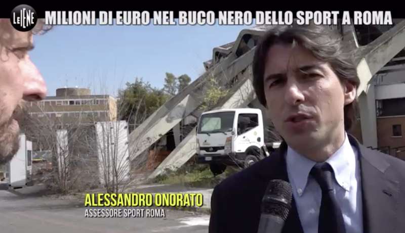 il servizio delle iene sul palazzetto dello sport di viale tiziano 15